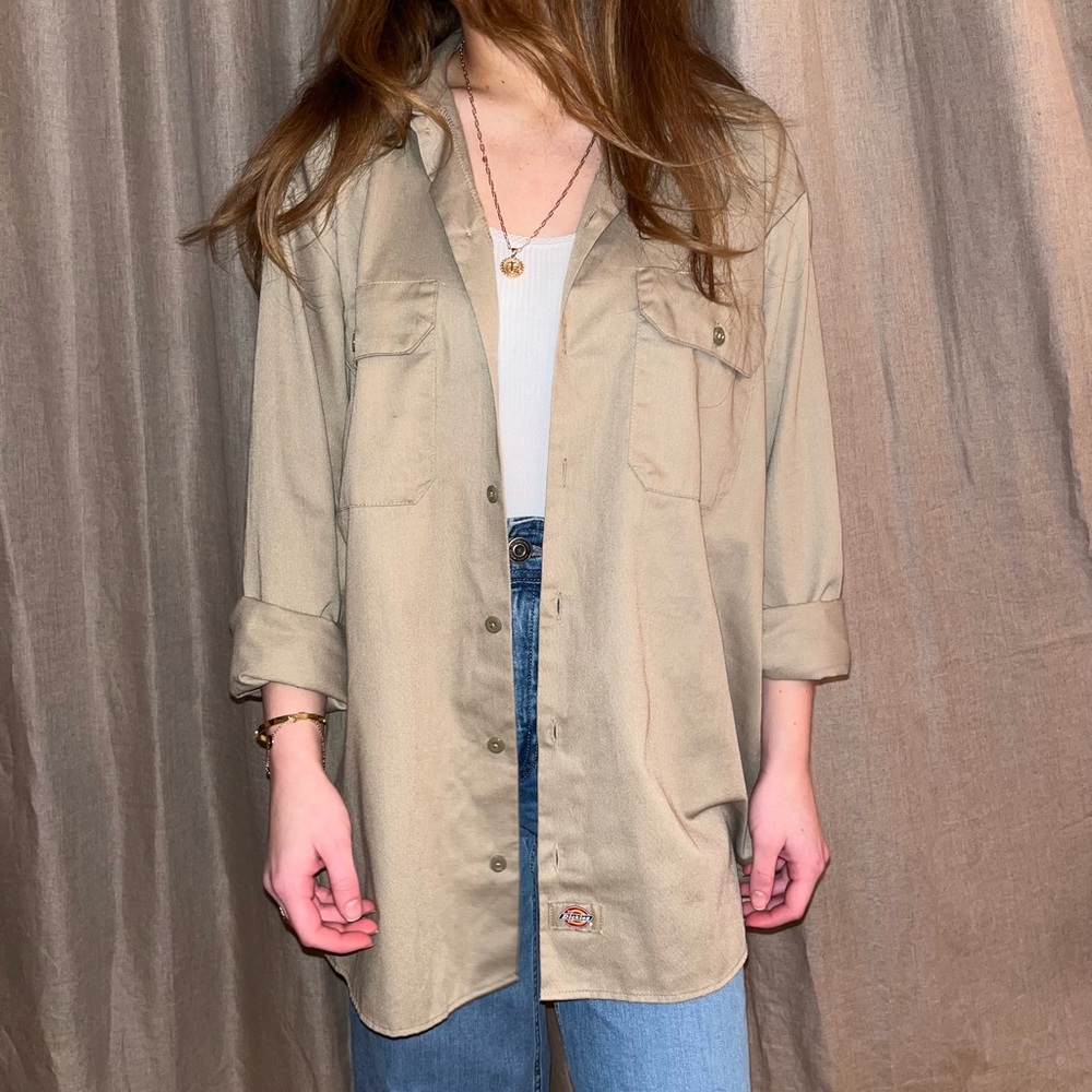 Dickies Khaki Button Down Size Medium - image 2